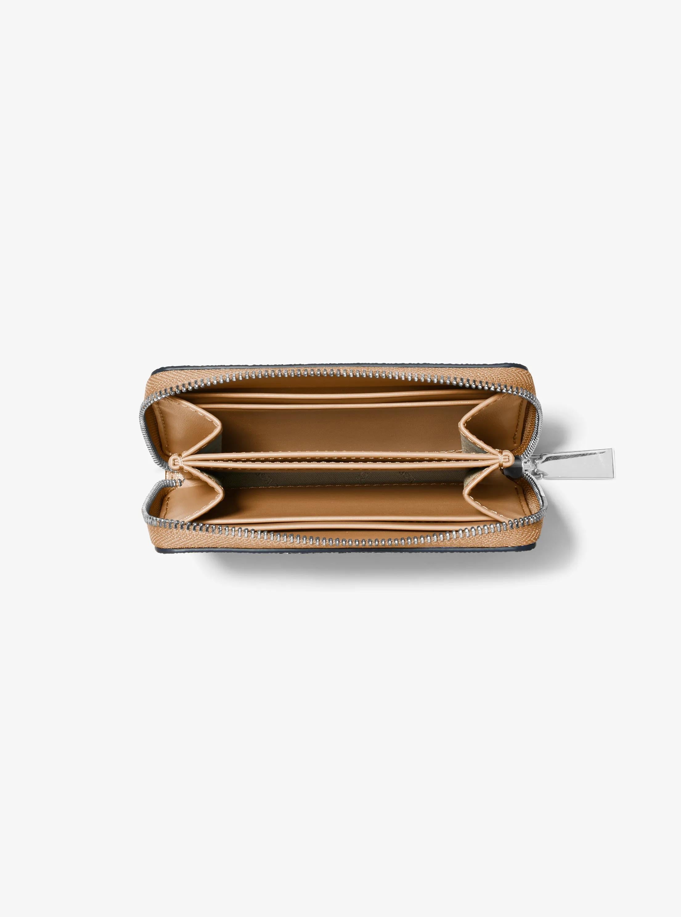 Jet Set Small Signature Logo Wallet Designer Wallet Card Holder